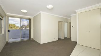 Modern affordable two bedroom unit - 6/8A Northcote Rd, Hornsby NSW 2077 - 2