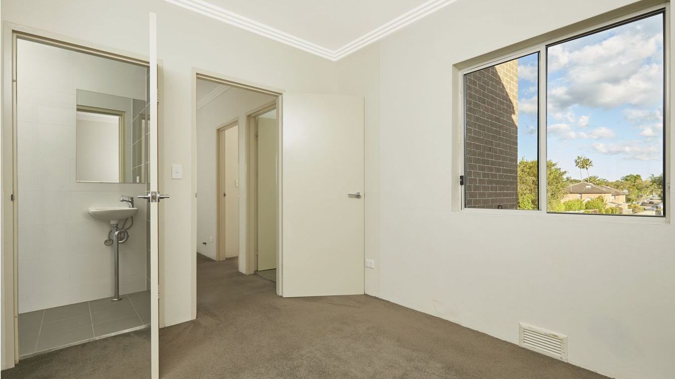 Modern affordable two bedroom unit - 6/8A Northcote Rd, Hornsby NSW 2077 - 5