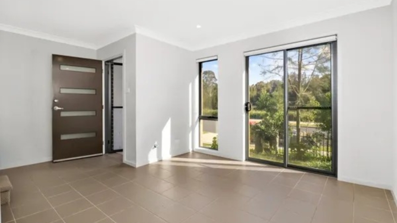 Stylish Townhouse - National Rental Affordability Scheme (NRAS) - 40 Thomas Icely Ave, Bungarribee NSW 2767 - 2