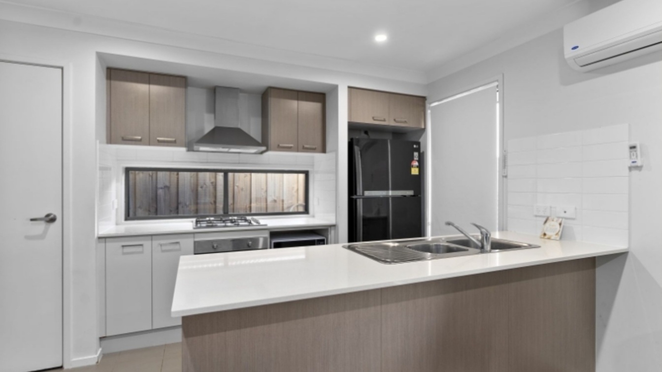 Stylish Townhouse - National Rental Affordability Scheme (NRAS) - 40 Thomas Icely Ave, Bungarribee NSW 2767 - 4