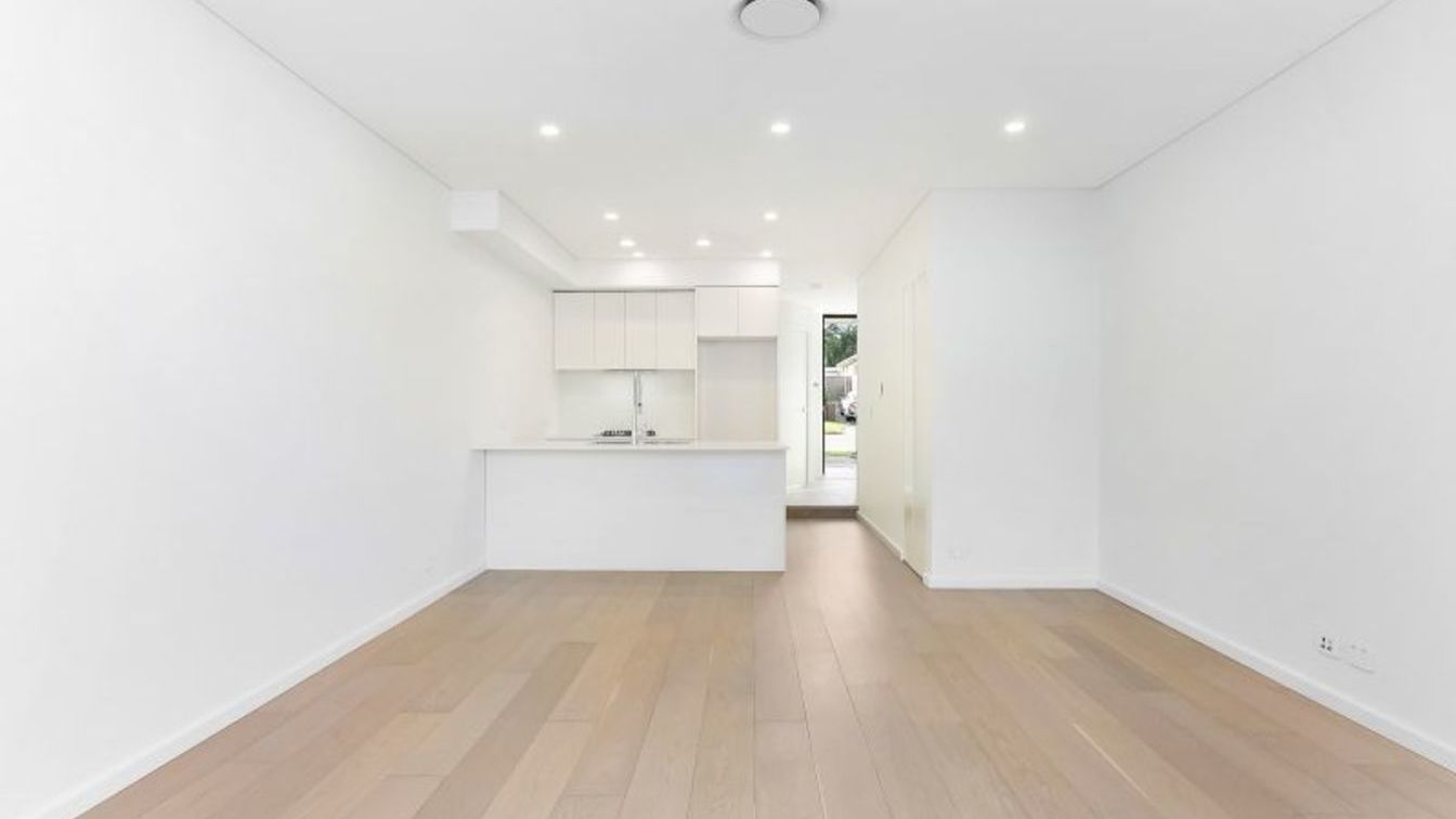 Brand New Terrace - 5/10 Midlothian Ave, Beverly Hills NSW 2209 - 3