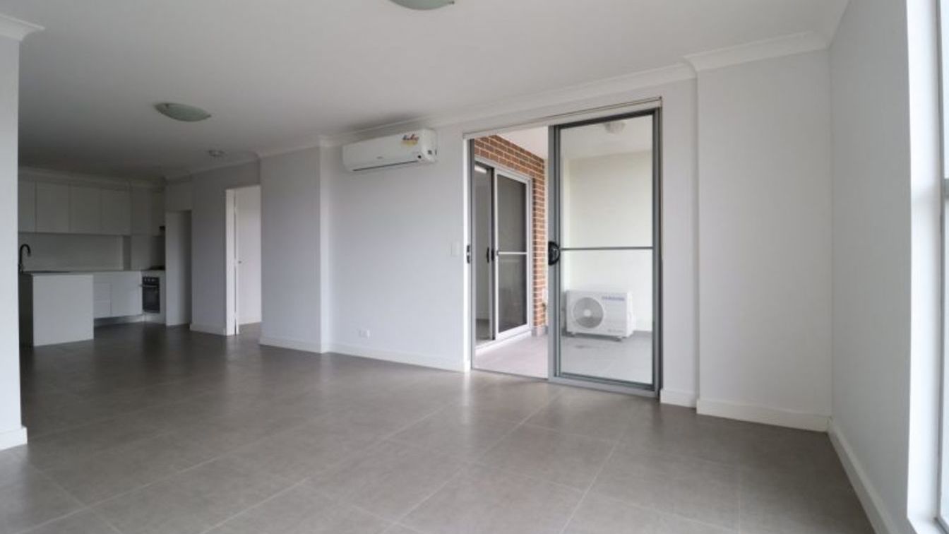 Spacious & Modern Two Bedroom Apartment - 10/26 Lydbrook St, Westmead NSW 2145 - 4