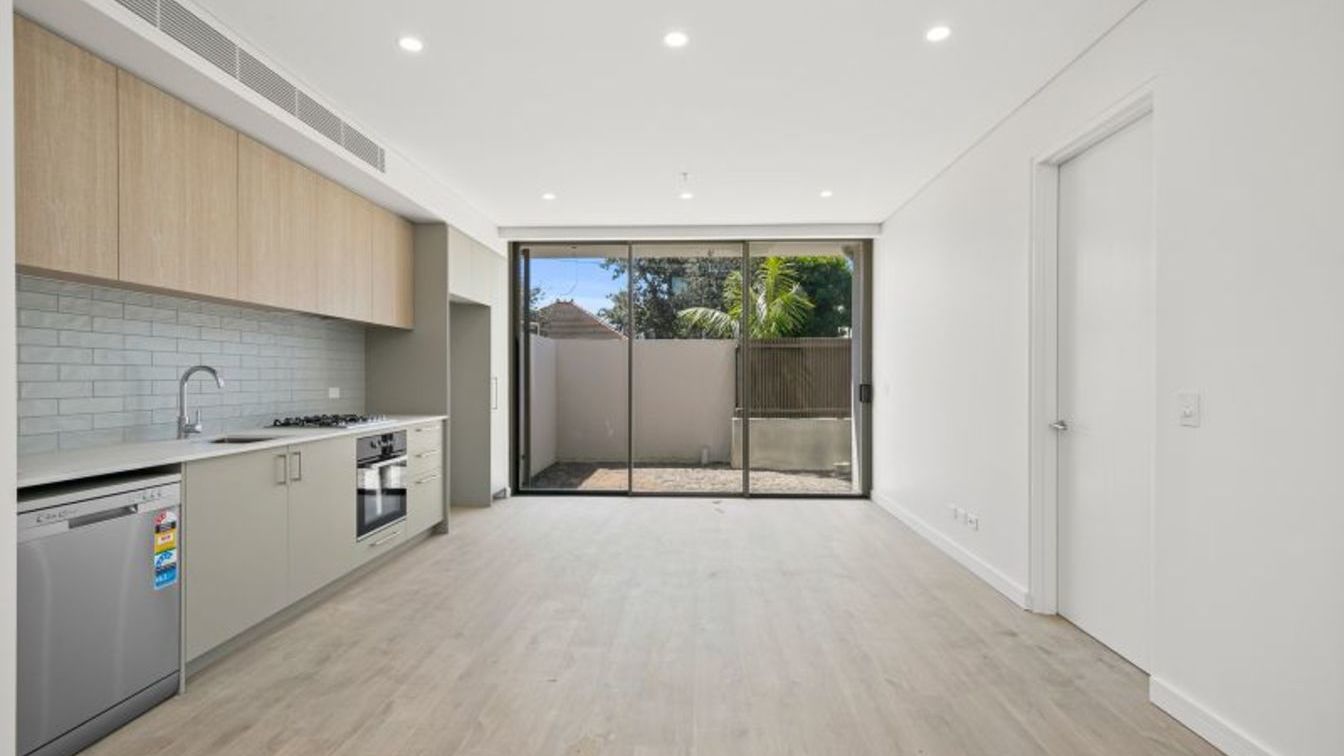 Brand New Apartment with walking distance to the Beach – Eligibility Criteria Applies - 1/300 Clovelly Rd, Clovelly NSW 2031 - 2