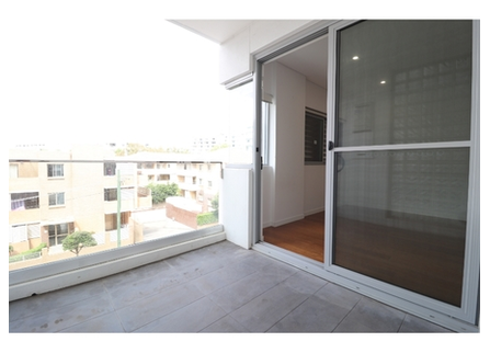 Stylish One Bedroom Apartment (Affordable Housing) - 205/19 Short St, Homebush NSW 2140