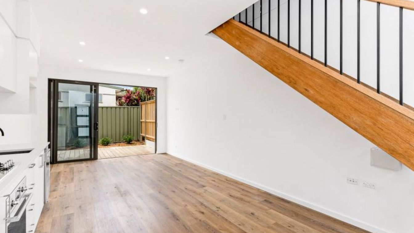 BRAND NEW 2 bedroom townhouse IDEAL for a couple - 4/14 Ventura Ave, Miranda NSW 2228 - 2