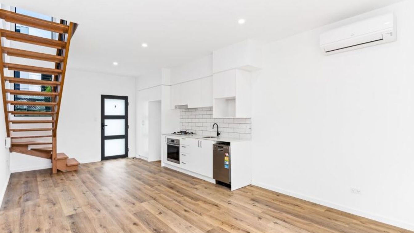 BRAND NEW 2 bedroom townhouse IDEAL for a couple - 4/14 Ventura Ave, Miranda NSW 2228 - 3
