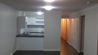 Family Friendly Home in Wadalba - 8/35 Figtree Blvd, Wadalba NSW 2259 - 2