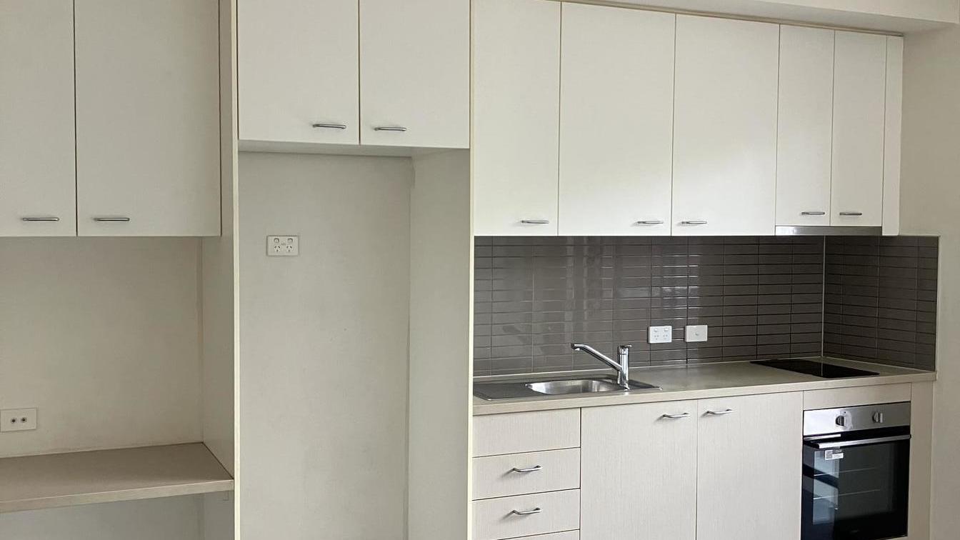 Security complex - Studio apartment - 31 Pyrmont Bridge Rd, Camperdown NSW 2050 - 3