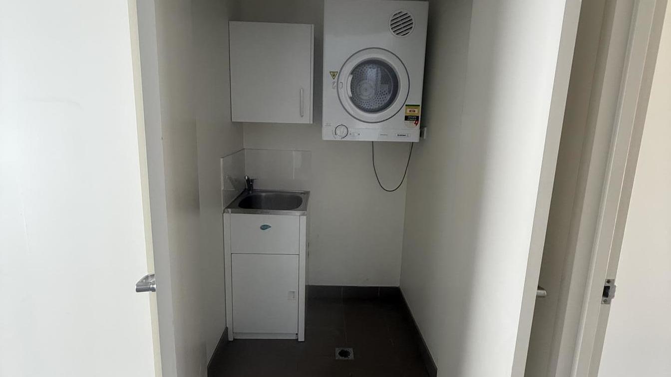 1 BEDROOM UNIT IN THE HEART OF FAIRFIELD AVAILABLE, APPLY NOW! - 701/5 Hamilton Rd, Fairfield NSW 2165 - 3