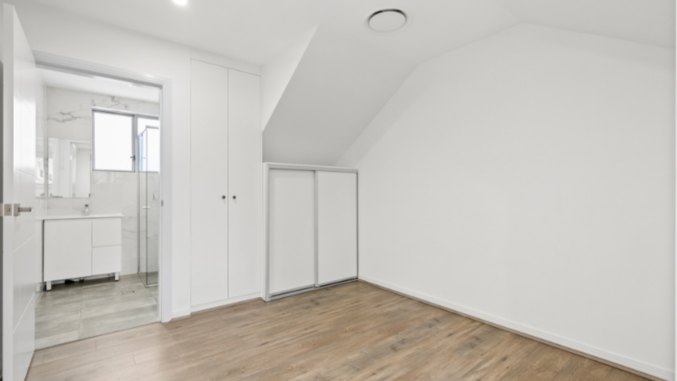 Affordable Housing - Modern Townhouse in Quiet Location - 34A Clanalpine St, Eastwood NSW 2122 - 4