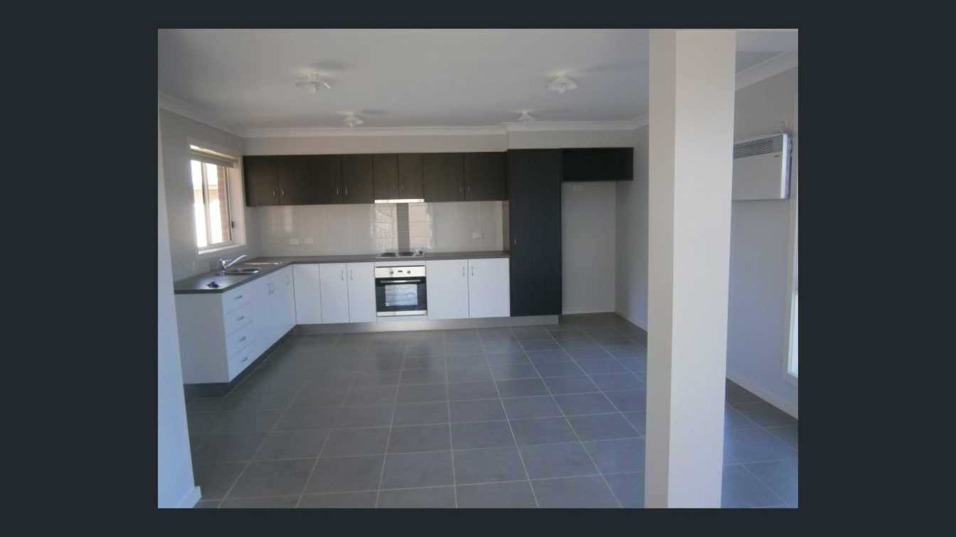 Modern and spacious 3-bedroom home  - 1/5 Crowther Dr, Junction Hill NSW 2460 - 4