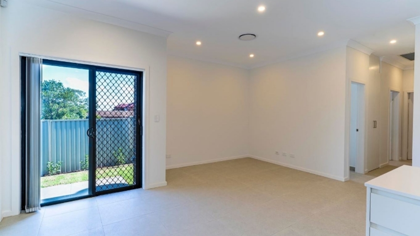 STYLISH COURTYARD TOWNHOUSE - Affordable Rental Housing - 3/28 Eldon St, Riverwood NSW 2210 - 4