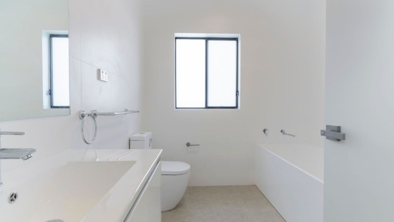 STYLISH COURTYARD TOWNHOUSE - Affordable Rental Housing - 3/28 Eldon St, Riverwood NSW 2210 - 6