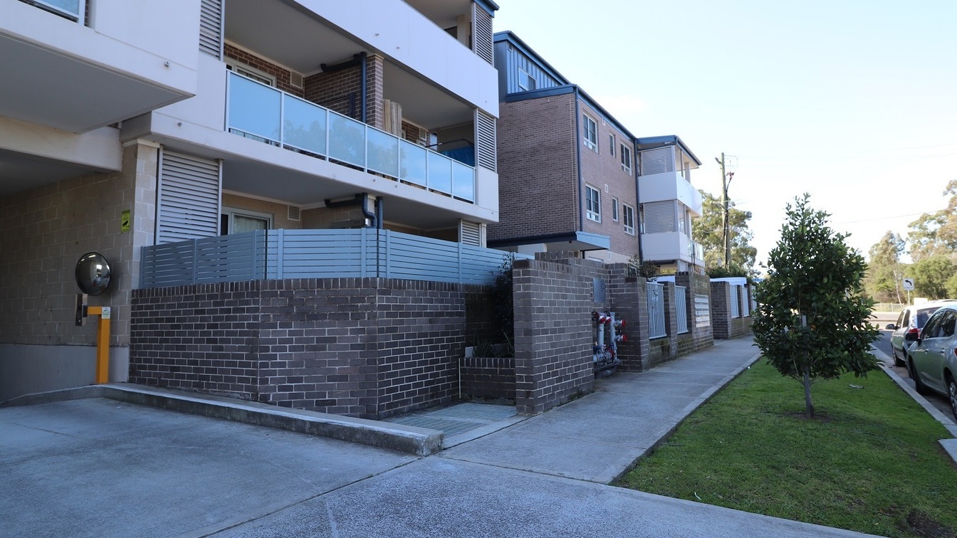 Neat and tidy one bedroom unit. - 104/16 Collett Parade, Parramatta NSW 2150 - 1