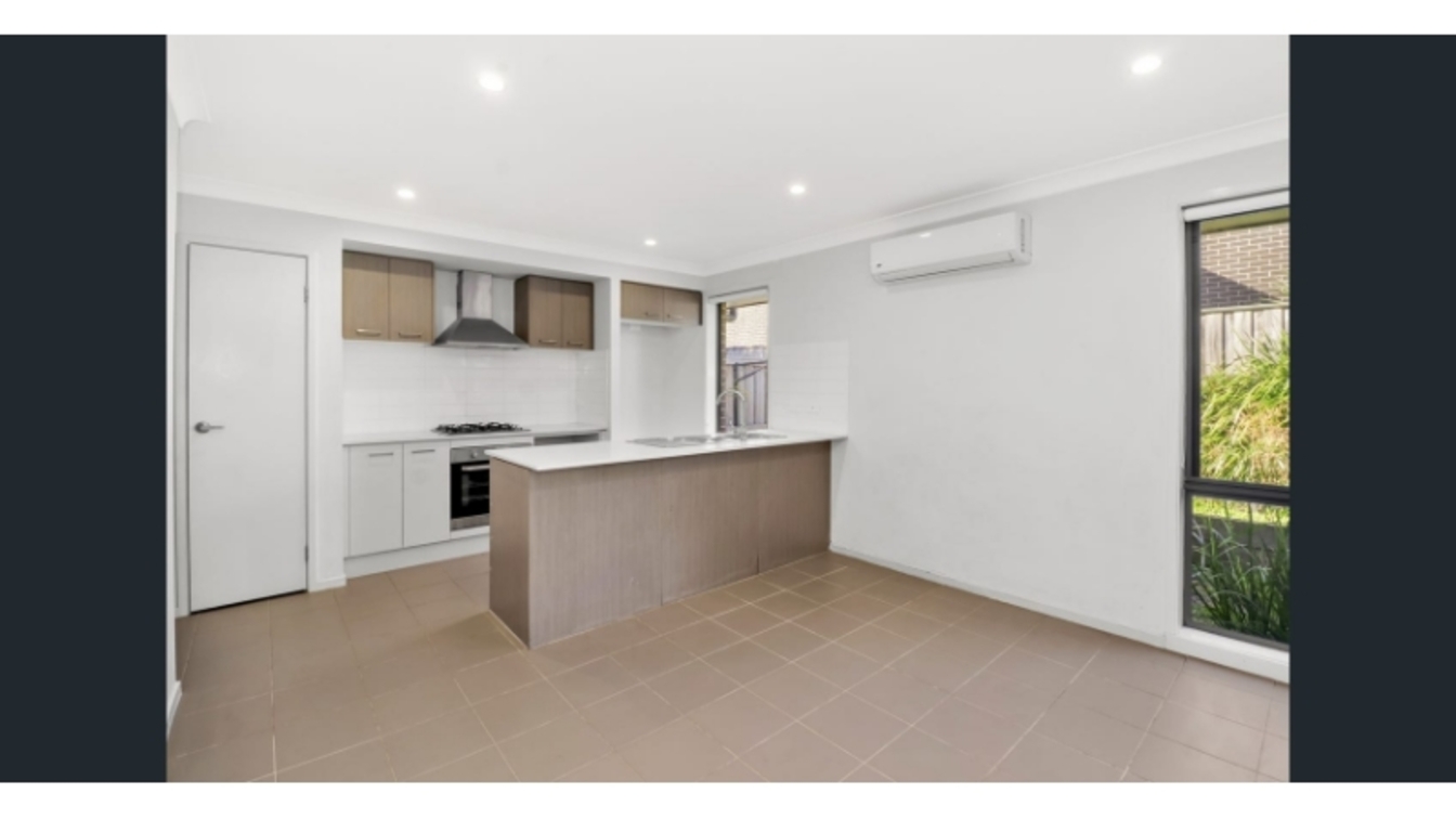 Stylish Family Townhouse – NRAS (National Rental Affordability Scheme) - 12 Emigrant Parade, Bungarribee NSW 2767 - 2