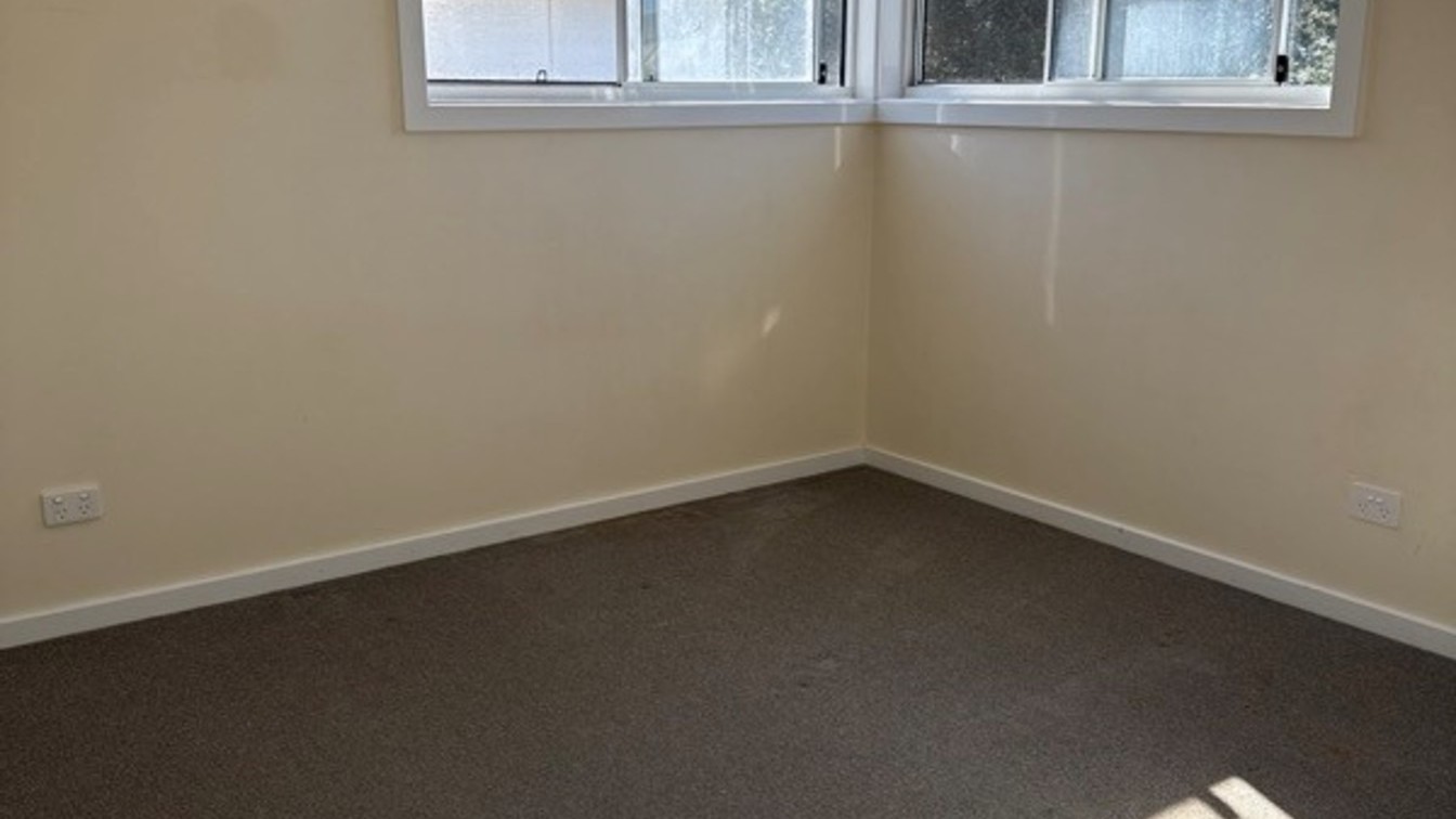 Spacious 3-Bedroom Townhouse with Private Backyard & Garage - 24 Friar Cl, Port Macquarie NSW 2444 - 2