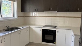 Spacious 3-Bedroom Townhouse with Private Backyard & Garage - 24 Friar Cl, Port Macquarie NSW 2444 - 3