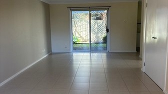 Spacious 3-Bedroom Townhouse with Private Backyard & Garage - 24 Friar Cl, Port Macquarie NSW 2444 - 4