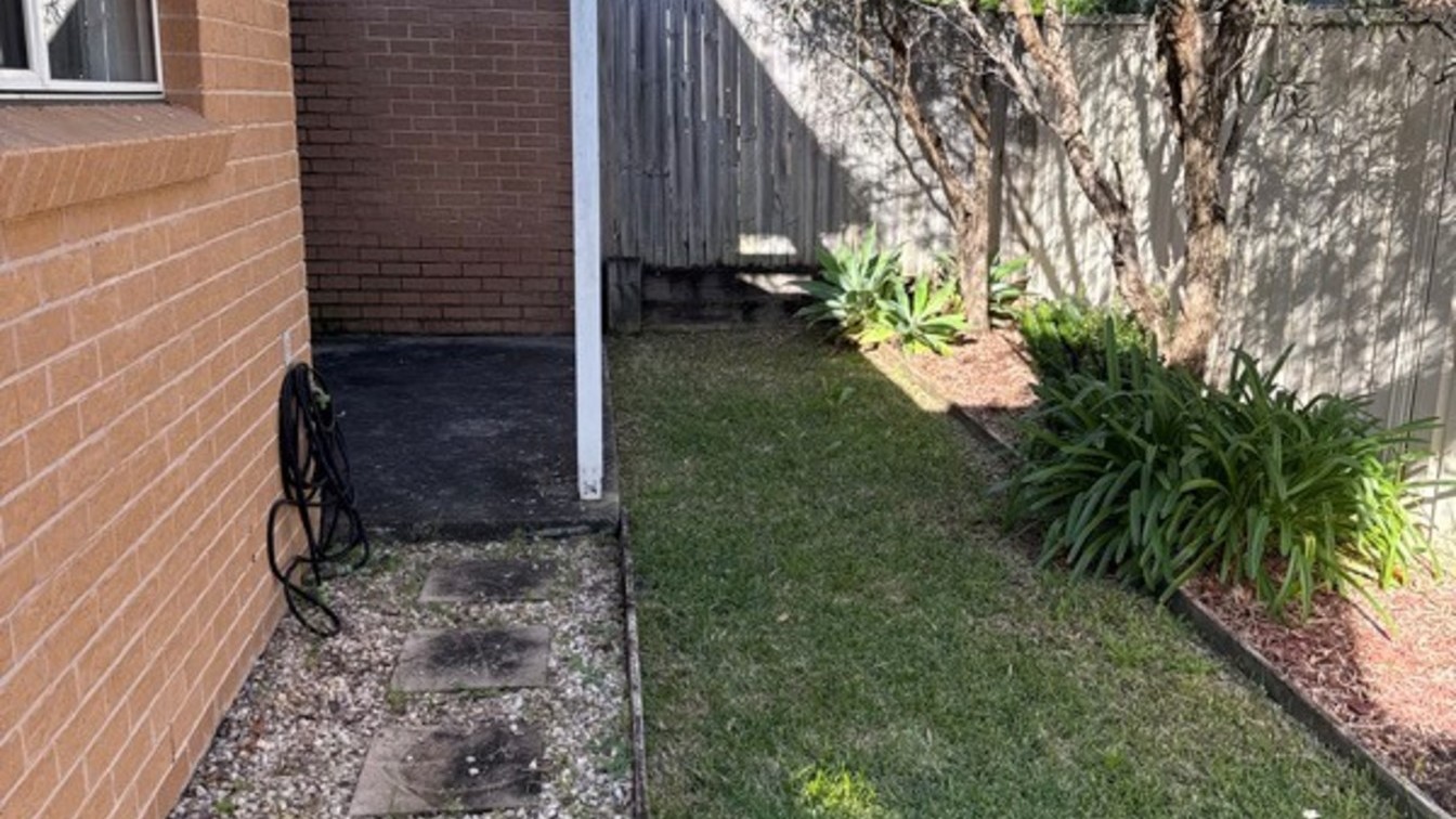 Spacious 3-Bedroom Townhouse with Private Backyard & Garage - 24 Friar Cl, Port Macquarie NSW 2444 - 6