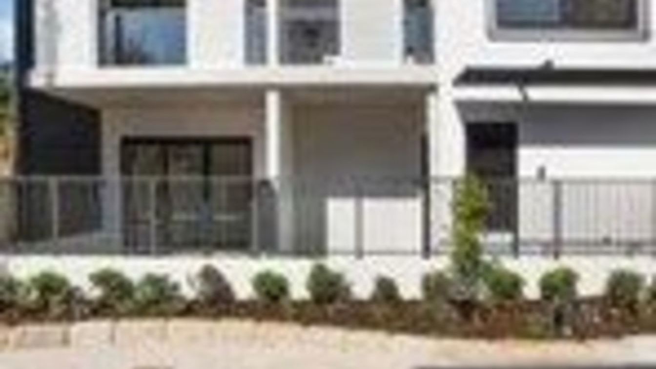 Modern Studio Apartment in the Heart of Bondi Junction - 8/8 Council St, Bondi Junction NSW 2022 - 2
