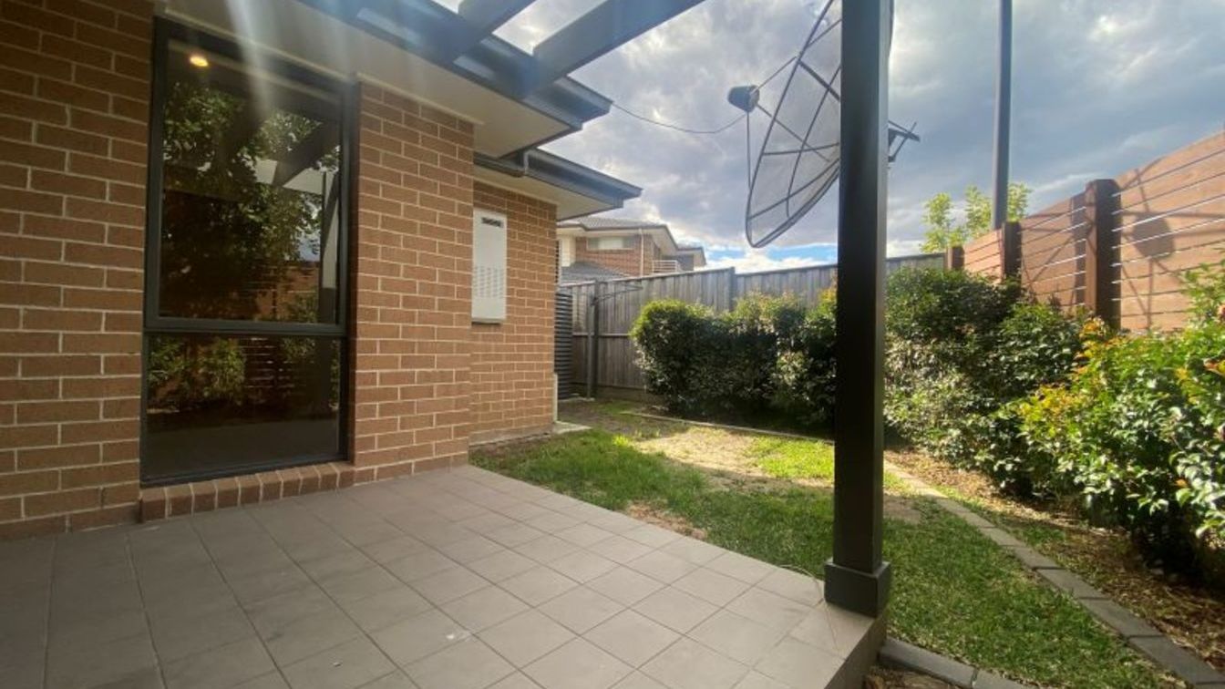 Spacious Family Home - 31A Trevor Housley Ave, Bungarribee NSW 2767 - 5