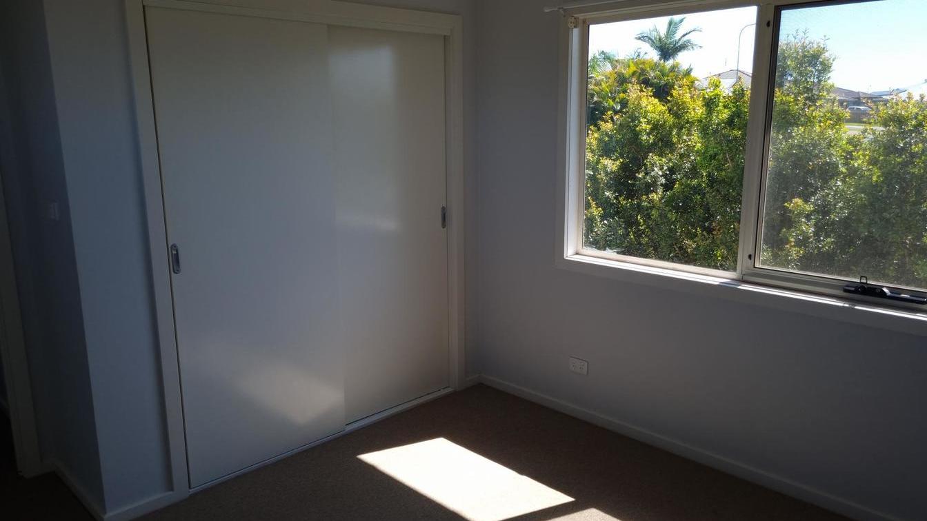 Modern and spacious  - 2/7 Crowther Dr, Junction Hill NSW 2460 - 5