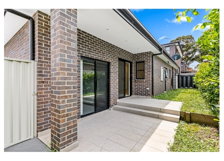 Desirable Single Level Townhouse (Affordable Rental Housing) - 10/27 Cairns St, Riverwood NSW 2210