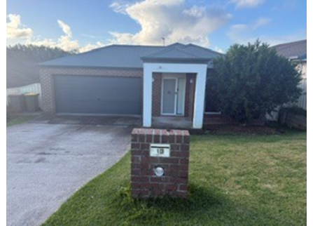 Modern Three-Bedroom Villa with Open-Plan Living - 13 Friar Cl, Port Macquarie NSW 2444