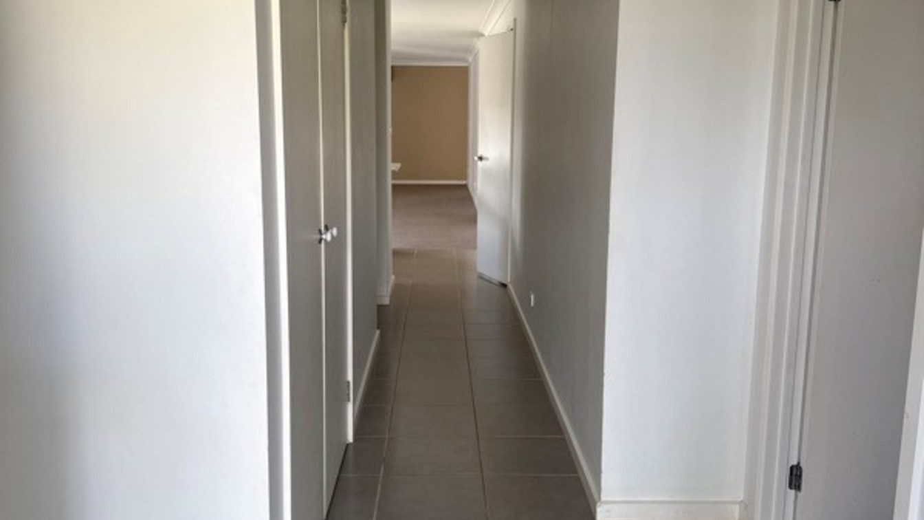 Modern Three-Bedroom home with Open-Plan Living - 13 Friar Cl, Port Macquarie NSW 2444 - 6