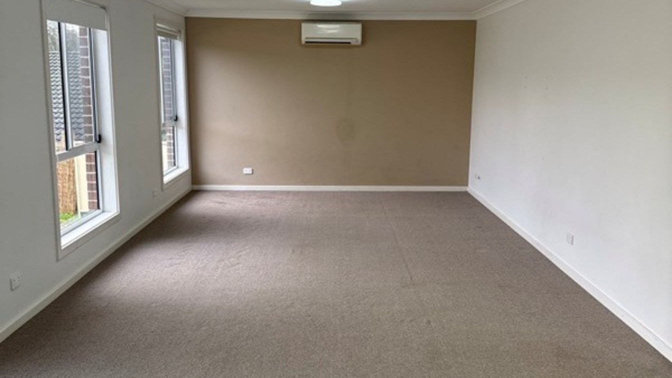 Modern Three-Bedroom home with Open-Plan Living - 13 Friar Cl, Port Macquarie NSW 2444 - 8