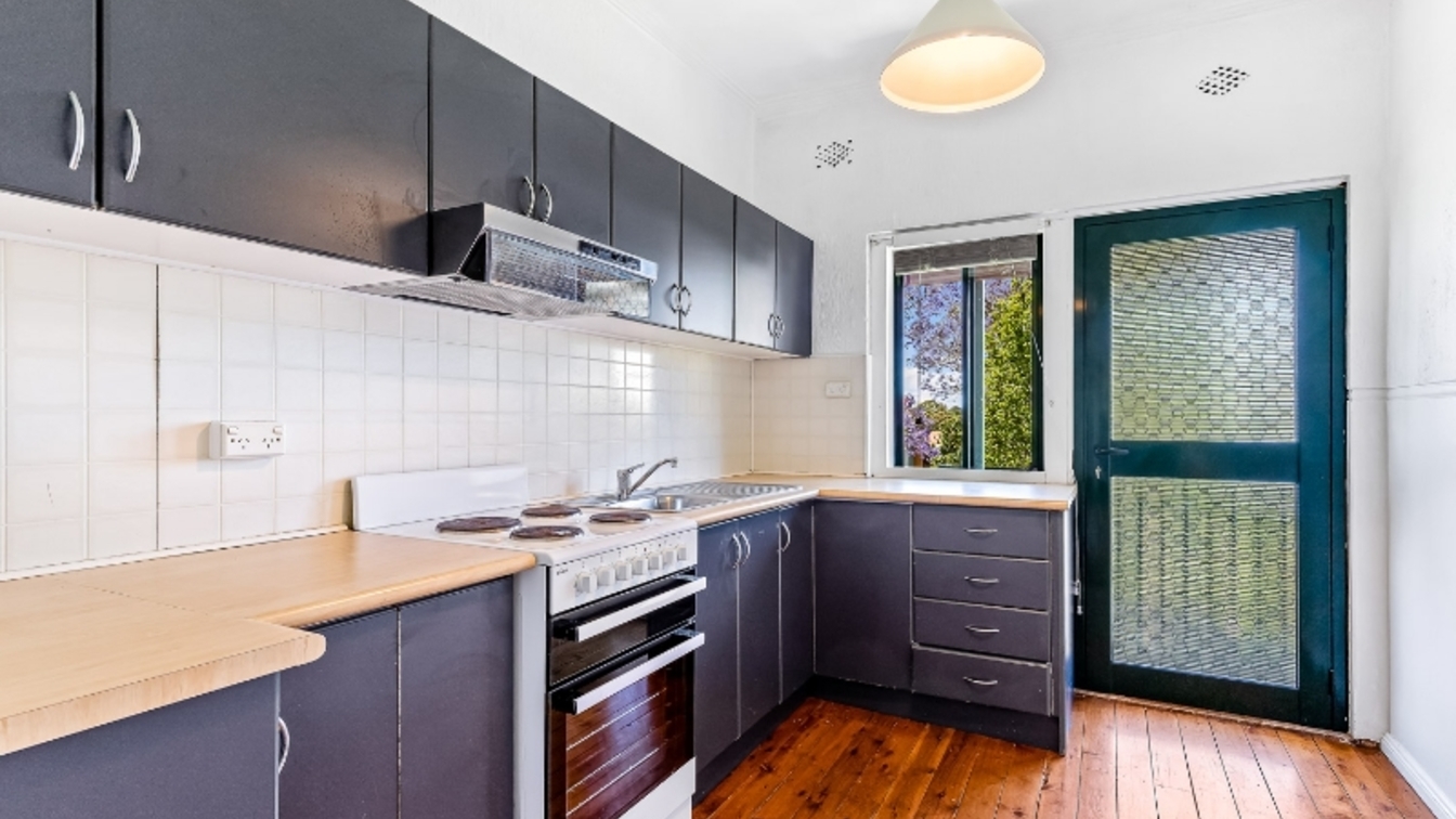 Delightful Art Deco Apartment - Discount to Market Property - 3/45 Toothill St, Lewisham NSW 2049 - 5