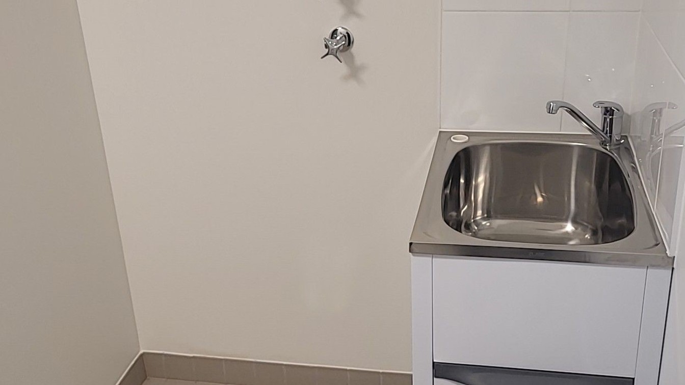 Near new 3 Bedroom Unit with optional car space in the heart of Carlingford for single parent family - 1 Martins Ln, Carlingford NSW 2118 - 8