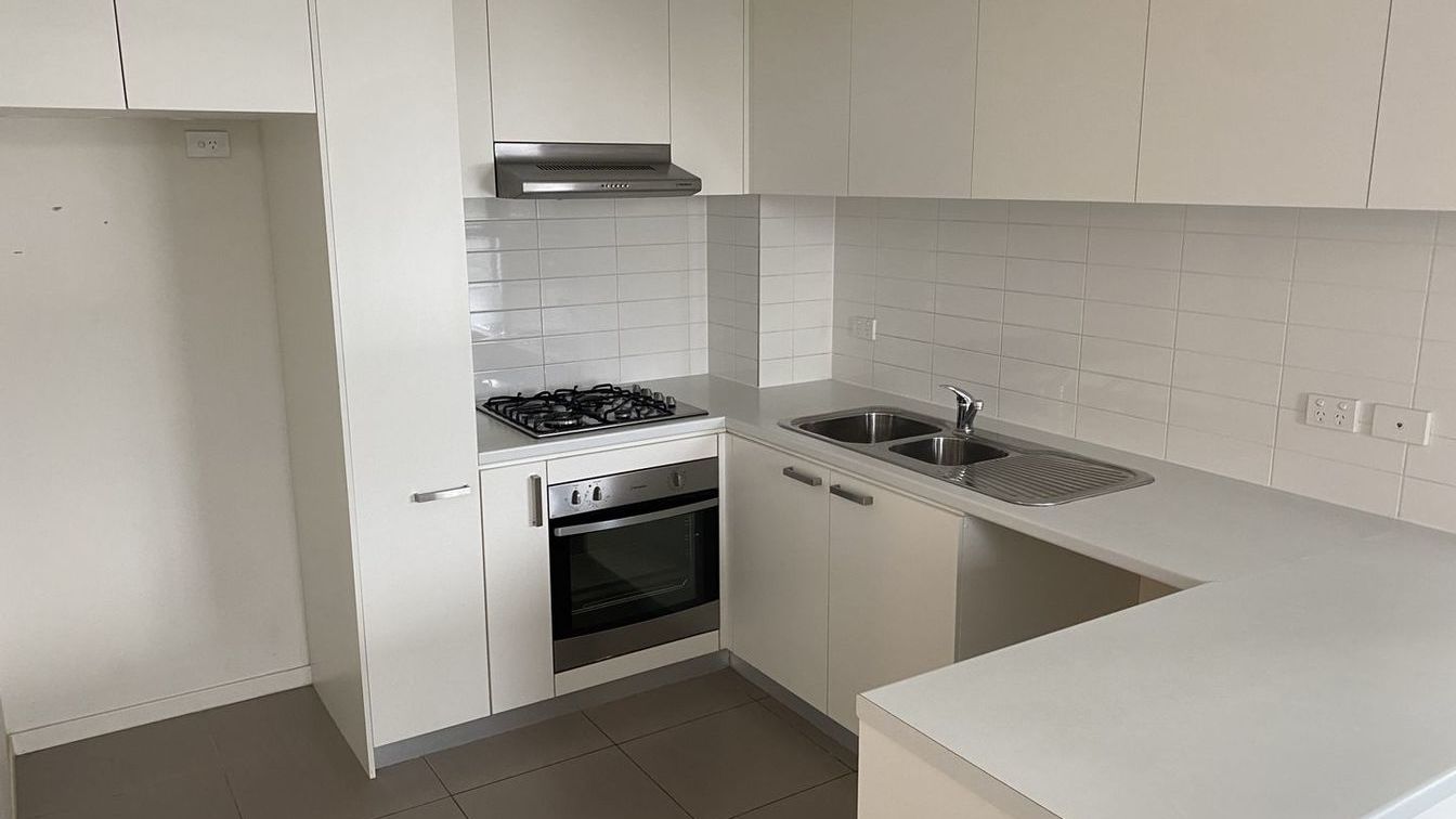 Modern 2 bedroom apartment - Affordable Housing - 204/47 Lawrence St, Peakhurst NSW 2210 - 1