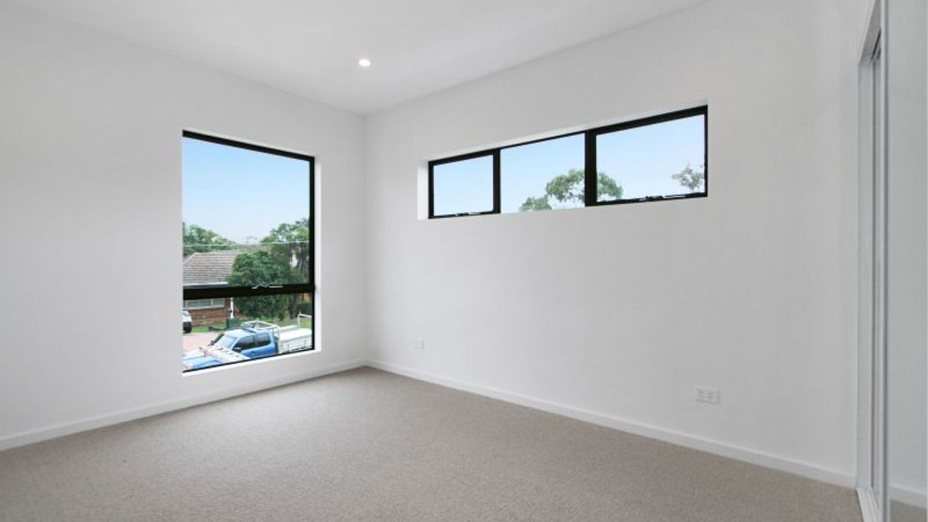 AFFORDABLE HOUSING - Beautifully presented, quiet, leafy location as new contemporary 1 bedroom unit - 2/10 Mooki St, Miranda NSW 2228 - 3
