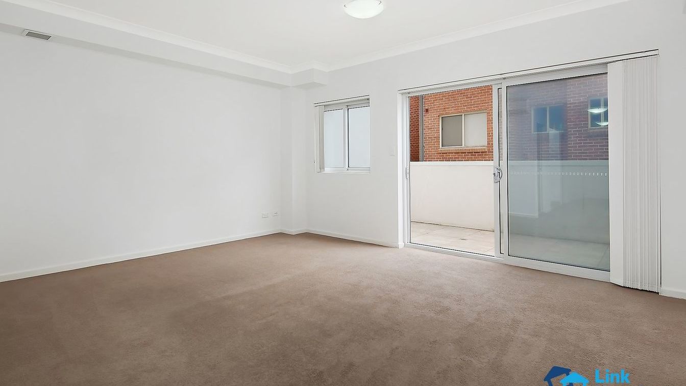 NEAR NEW AFFORDABLE 1 BEDROOM UNIT( PRICE IS NEGOTIABLE) - 103/2A Lister Avenue, Rockdale NSW 2216 - 4