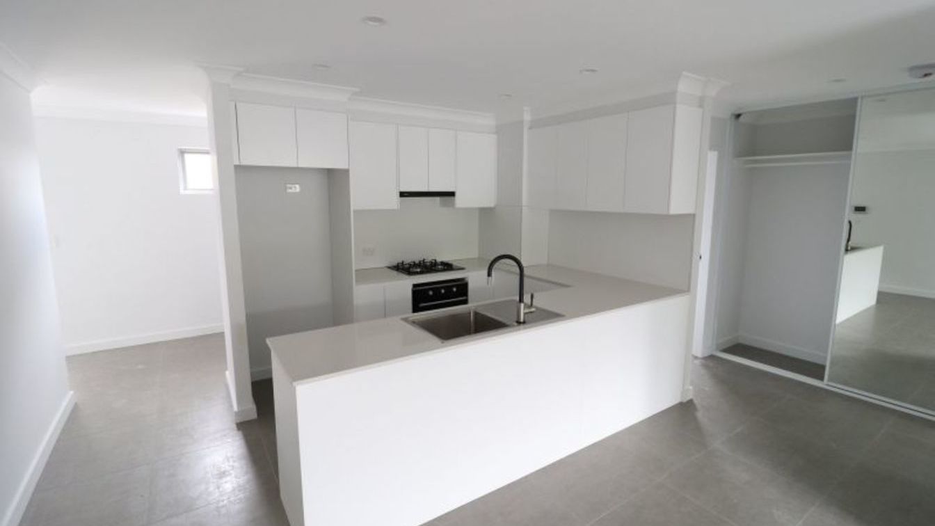 Spacious & Modern Two Bedroom Apartment - 12/26 Lydbrook St, Westmead NSW 2145 - 2