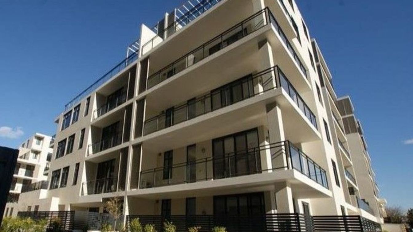 Modern affordable 1 bedroom apartment - 619/22 Baywater Dr, Wentworth Point NSW 2127 - 1