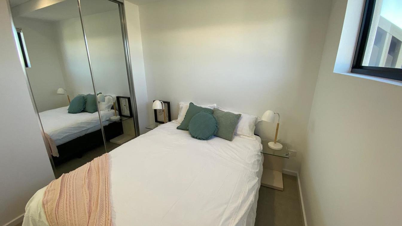 Spacious Studio for Single Women in South Granville  - 111b/42 Frederick Ave, South Granville NSW 2142 - 3