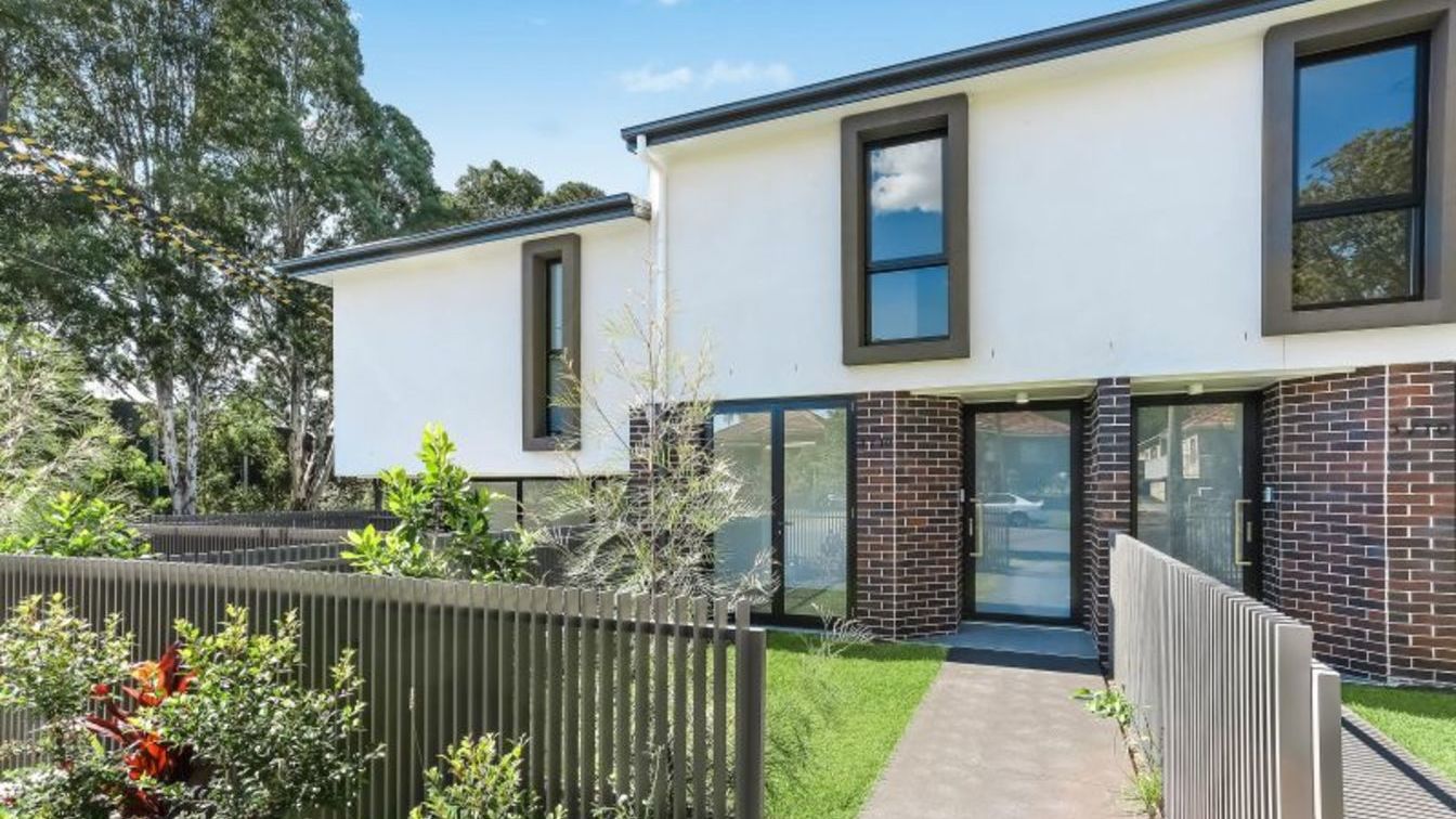 Stylish Two Bed + Study Townhouse (Affordable Rental Housing) - 4/10 Midlothian Ave, Beverly Hills NSW 2209 - 5