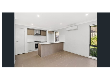 Stylish Family Townhouse – NRAS (National Rental Affordability Scheme) - 6 month lease - 10 Emigrant Parade, Bungarribee NSW 2767