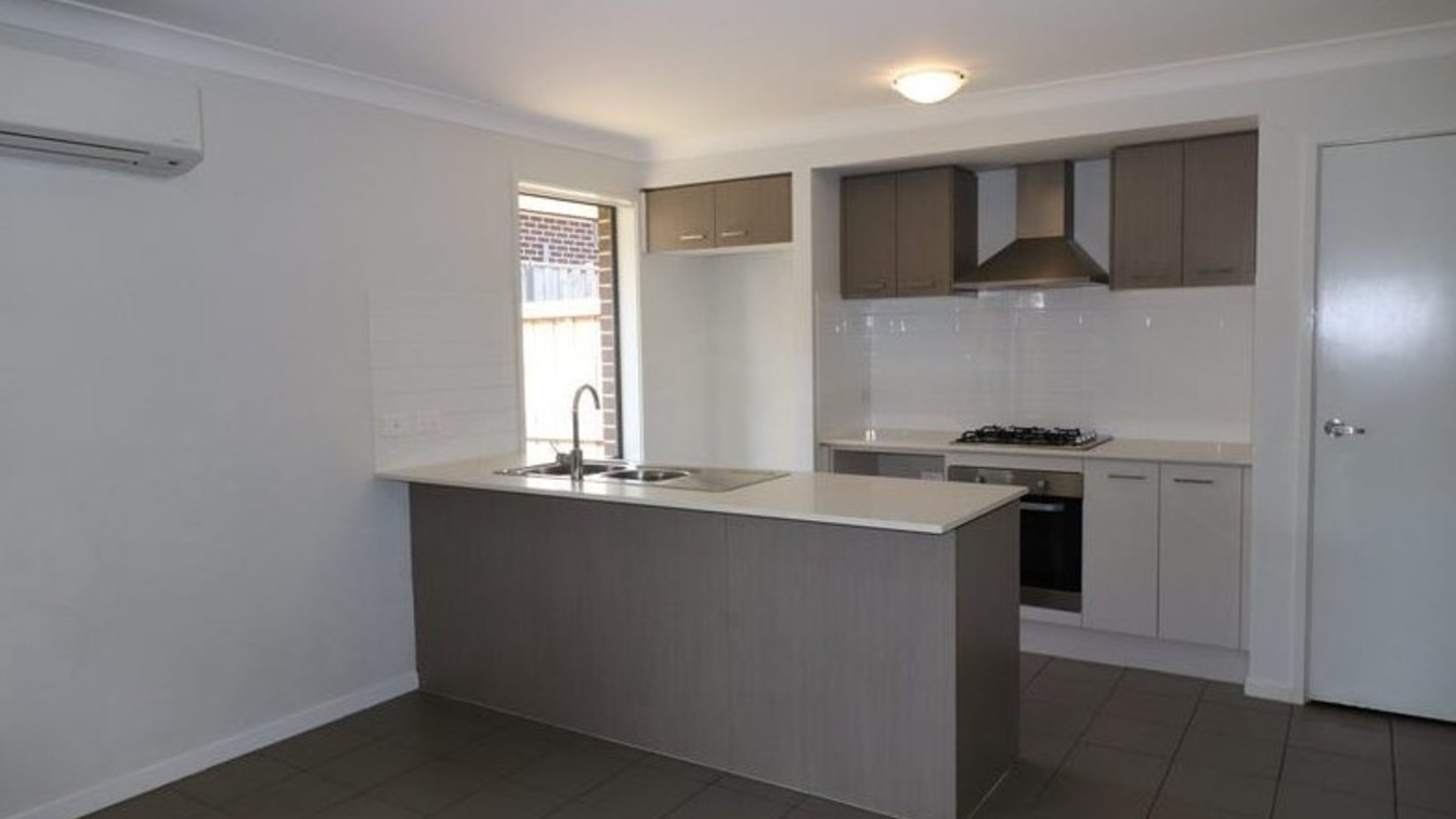 Stylish Townhouse - Affordable Housing Scheme - 51 Yarang St, Bungarribee NSW 2767 - 2