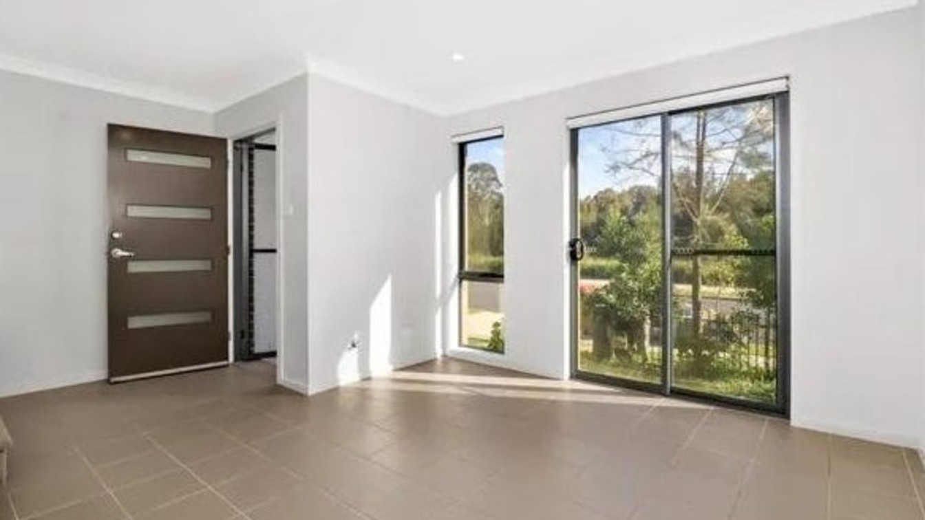 Stylish Townhouse - Affordable Housing Scheme - 51 Yarang St, Bungarribee NSW 2767 - 4