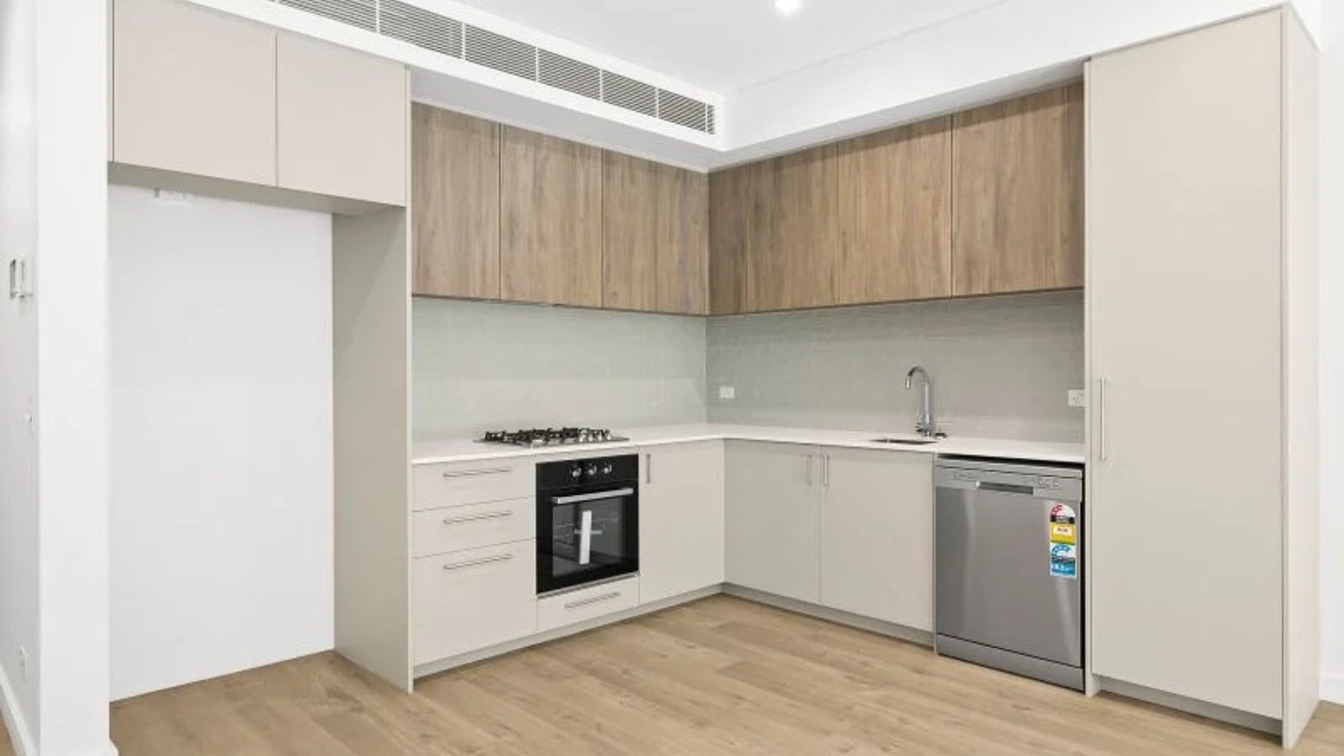 Brand New Apartment with walking distance to the Beach – Eligibility Criteria Applies - 8/300 Clovelly Rd, Clovelly NSW 2031 - 2