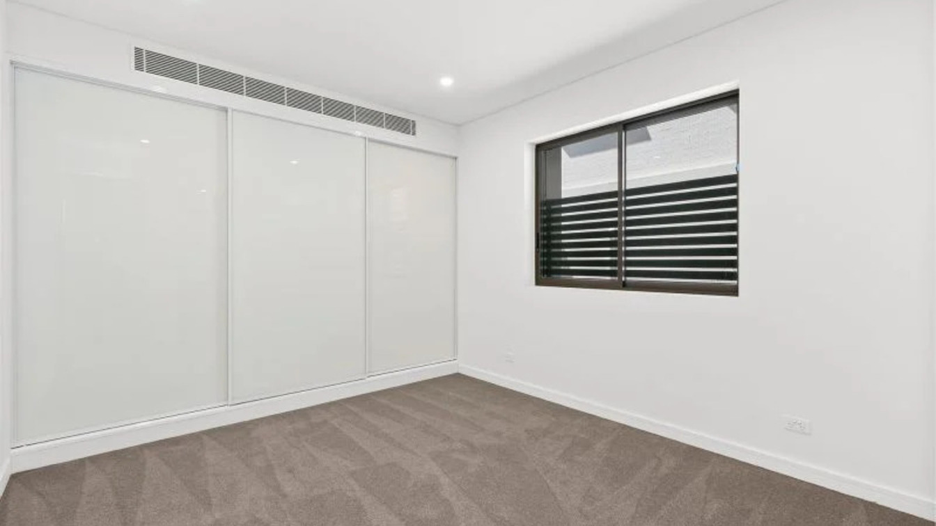 Brand New Apartment with walking distance to the Beach – Eligibility Criteria Applies - 8/300 Clovelly Rd, Clovelly NSW 2031 - 3