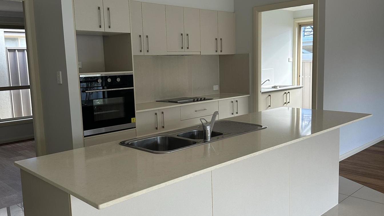 Modern and spacious 3-bedroom Villa - 74-76 Hastings River Dr, Port Macquarie NSW 2444 - 2