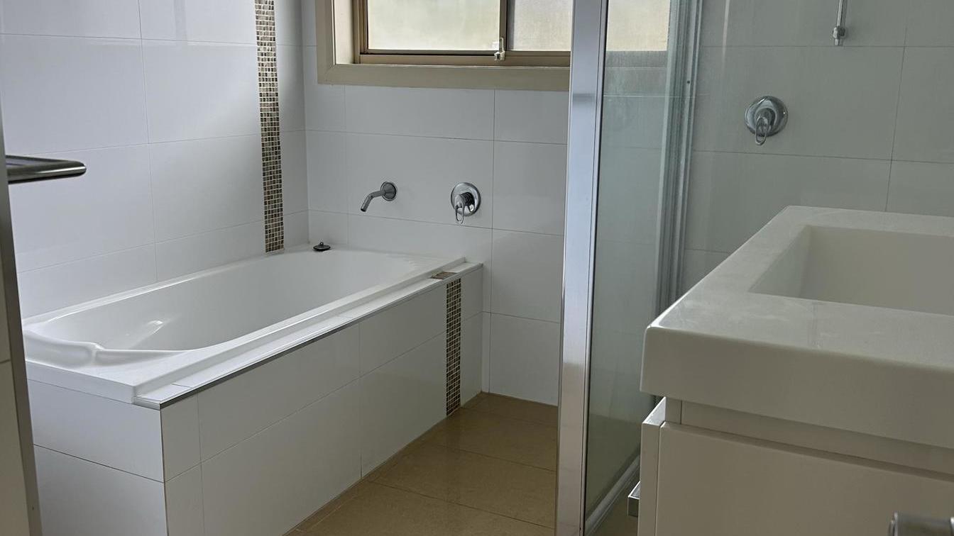 Modern and spacious 3-bedroom Villa - 74-76 Hastings River Dr, Port Macquarie NSW 2444 - 9