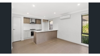 Stylish Family Townhouse – NRAS (National Rental Affordability Scheme) - 10 Emigrant Parade, Bungarribee NSW 2767 - 2