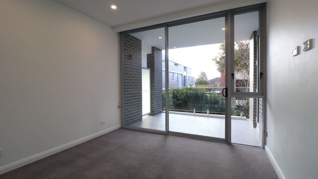 AFFORDABLE HOUSING - Enjoy contemporary living in this bright well presented north facing 2 bed unit in sought after complex - 106/265 Maroubra Rd, Maroubra NSW 2035 - 2