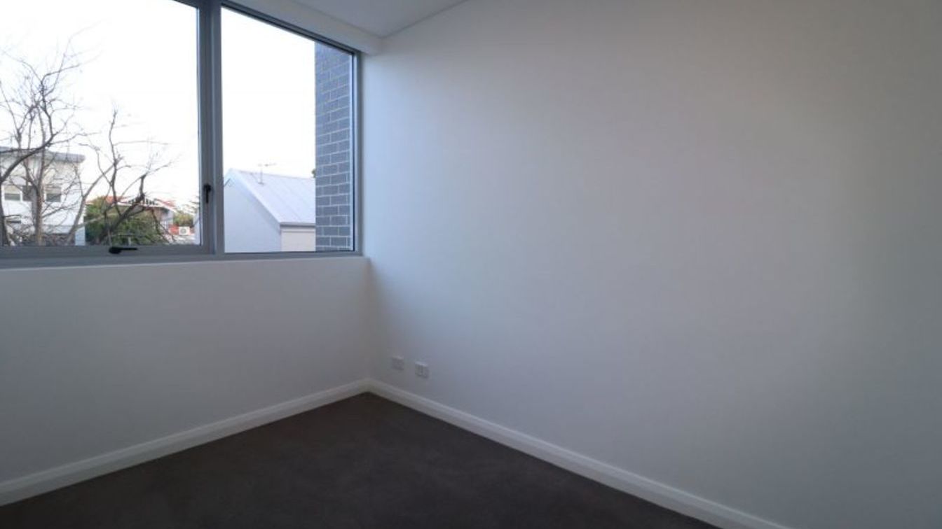 AFFORDABLE HOUSING - Enjoy contemporary living in this bright well presented north facing 2 bed unit in sought after complex - 106/265 Maroubra Rd, Maroubra NSW 2035 - 5