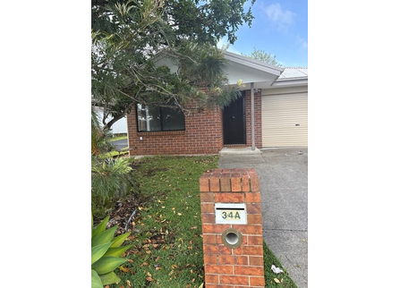 Charming Two-Bedroom Home with Secure Backyard & Lock-Up Garage - 34A Friar Cl, Port Macquarie NSW 2444